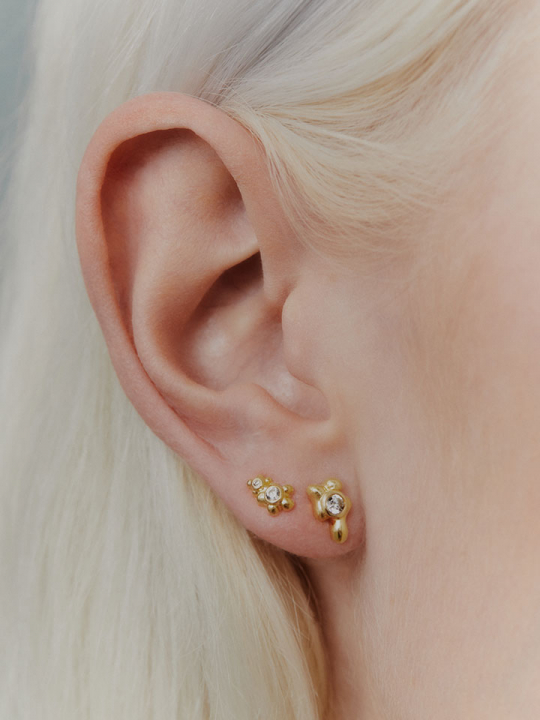 Lily Stud Goldplated Silver (One) dans le groupe Boucles d'oreilles / Boucles d'oreilles en or chez SCANDINAVIAN JEWELRY DESIGN (100996YG)