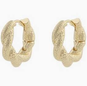 Serena twisted round ear Gold dans le groupe Boucles d'oreilles / Boucles d'oreilles en or chez SCANDINAVIAN JEWELRY DESIGN (1312-6500-257)