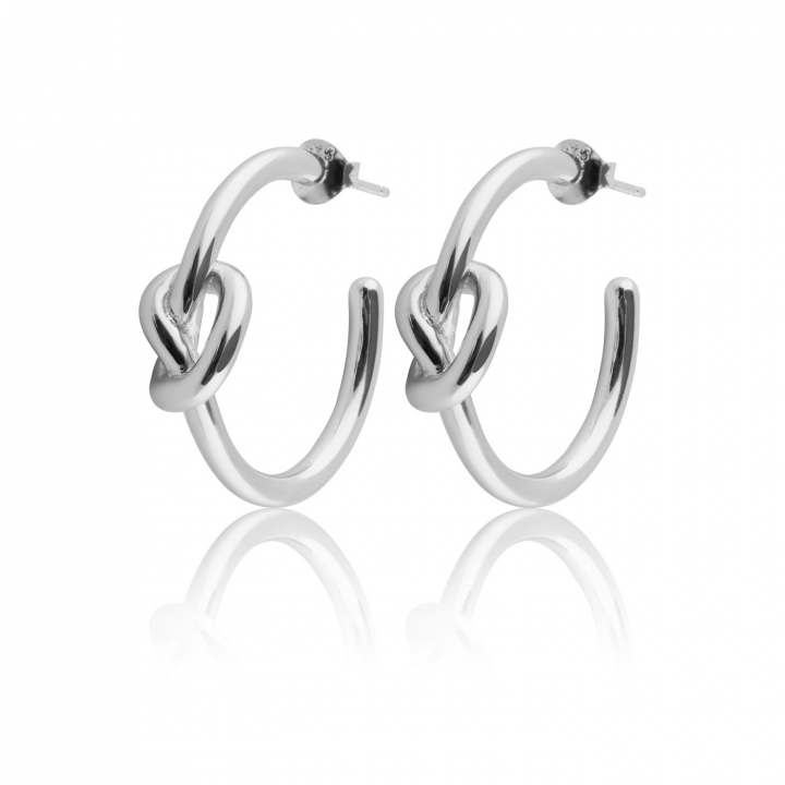 Knot Mini Hoops Boucle d'oreille (Argent) dans le groupe Boucles d'oreilles / Boucles d'oreilles en argent chez SCANDINAVIAN JEWELRY DESIGN (E2104RHS0-OS)