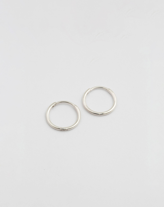 Beloved Small Hoops Silver dans le groupe Boucles d'oreilles / Boucles d'oreilles en argent chez SCANDINAVIAN JEWELRY DESIGN (ES1088)