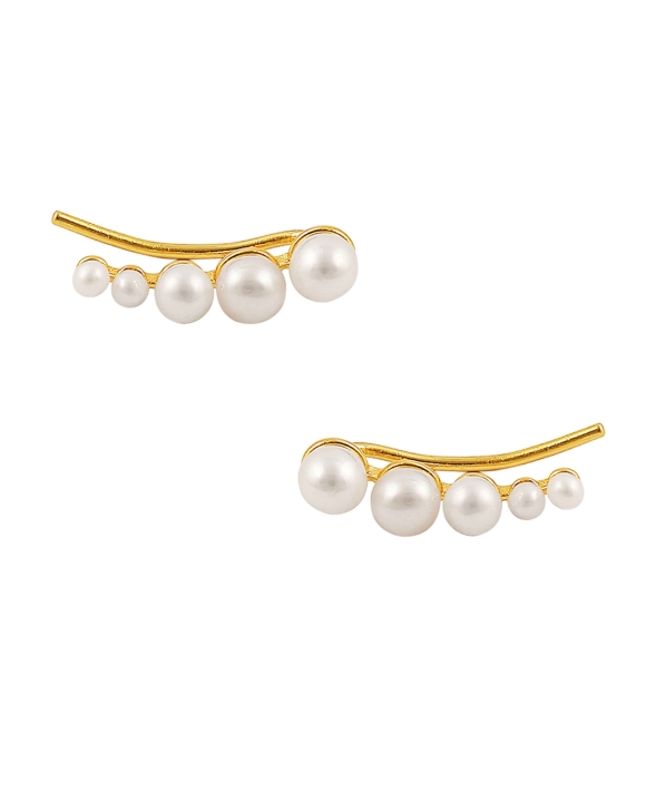Pearl Croissant EarBagues Or dans le groupe Boucles d'oreilles / Boucles d'oreilles à perles chez SCANDINAVIAN JEWELRY DESIGN (S08043-G)